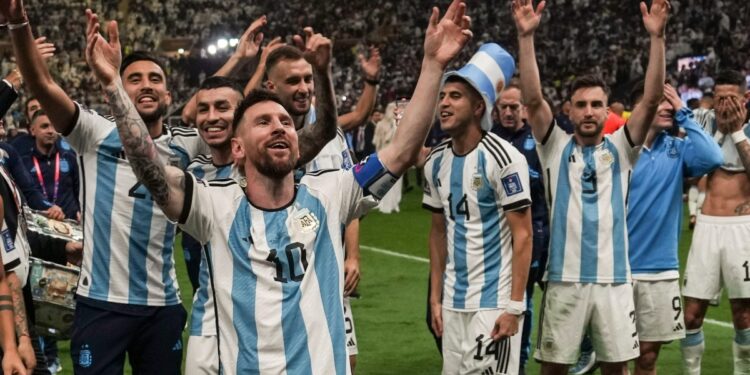 Los campeones del mundo llegan hoy a Ezeiza y se espera una multitud