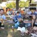 Acampan en Ezeiza a la espera de la llegada de los campeones del mundo