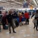 Marcharon a un supermercado de Burzaco para pedir alimentos