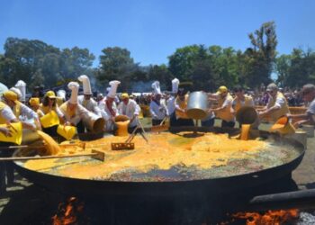 Con 20 mil huevos, cocinarán hoy una omelette gigante en Pigüé