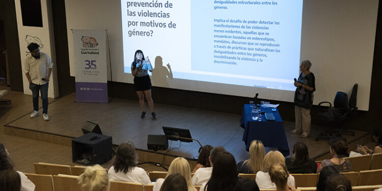 El Garrahan presentó un nuevo protocolo para el abordaje de violencias con motivos de género