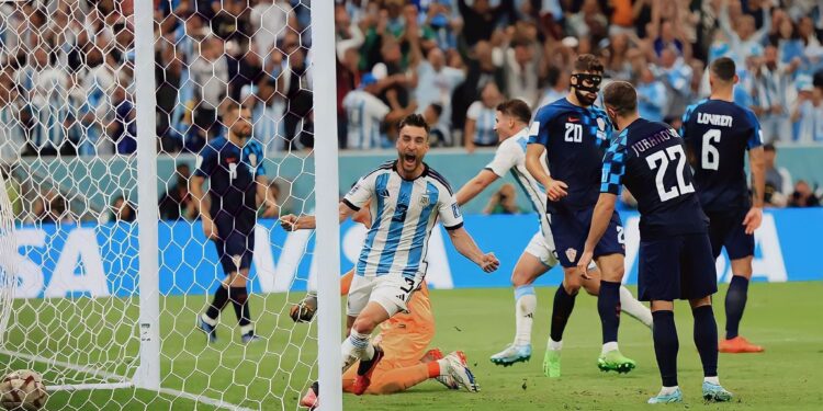 Tagliafico, el segundo browniano en jugar una final del mundo