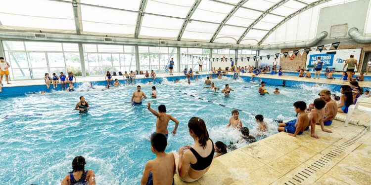 Ponen en marcha la colonia de verano gratuita en sedes de Brown