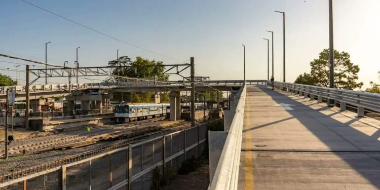 Cómo es el primer puente modular del Roca inaugurado en Ezeiza