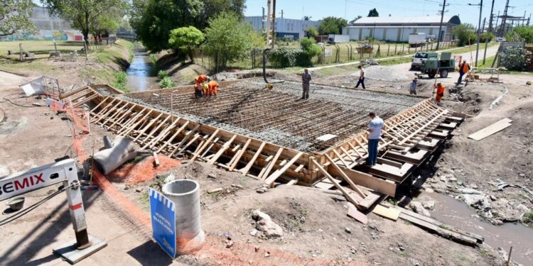 Burzaco: construyen un puente vehicular sobre el Arroyo del Rey