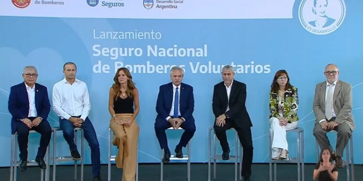 El Gobierno lanzó el primer Seguro Nacional de Bomberos Voluntarios en Avellaneda