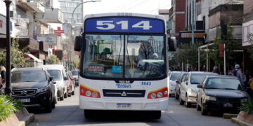 Un sorpresivo paro de colectivos afecta a 50 líneas de Brown y la región