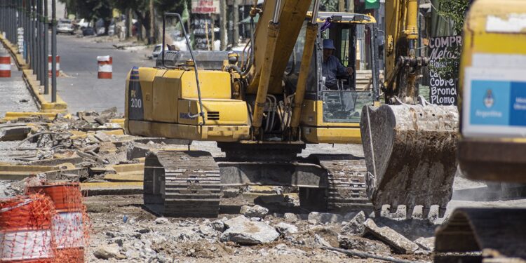 El municipio avanza con la remodelación integral de un extenso tramo de la avenida San Martín