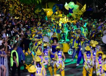 El carnaval de Brown: más de 15 murgas y los recitales gratuitos de La Delio Valdez y Rusherking