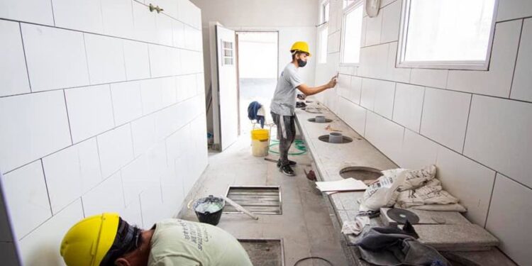 Refaccionan más de 100 escuelas de Almirante Brown