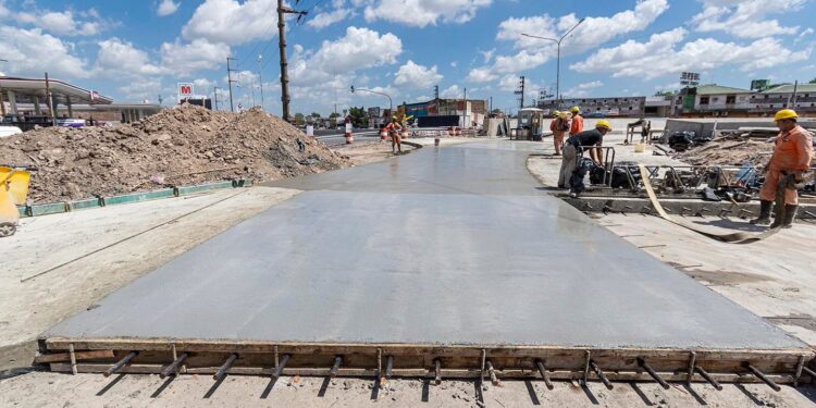 Burzaco: amplían la rotonda y avanzan con trabajos de pavimentación