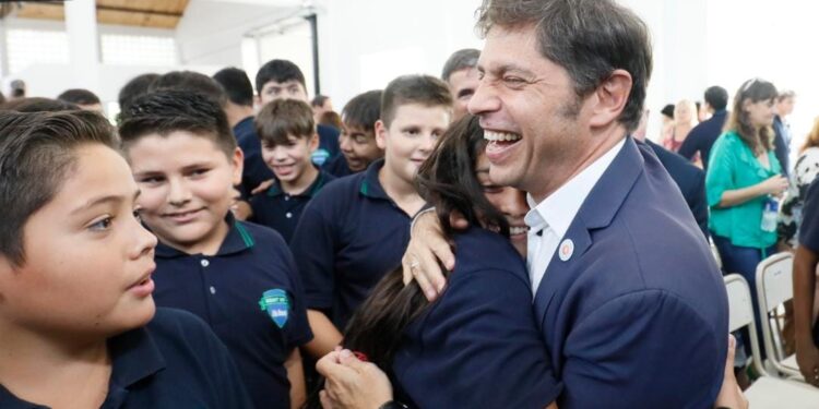Inauguraron en Calzada la Técnica 5 y  entregaron netbooks y mobiliario