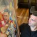 Dibu Martínez recibió una obra que pintó una artista de Lomas