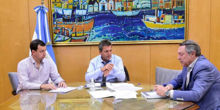 El gobierno presentó una denuncia para investigar el incendio qué provocó el apagón