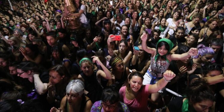 8 de marzo: qué lugar ocupan las mujeres en la economía actual