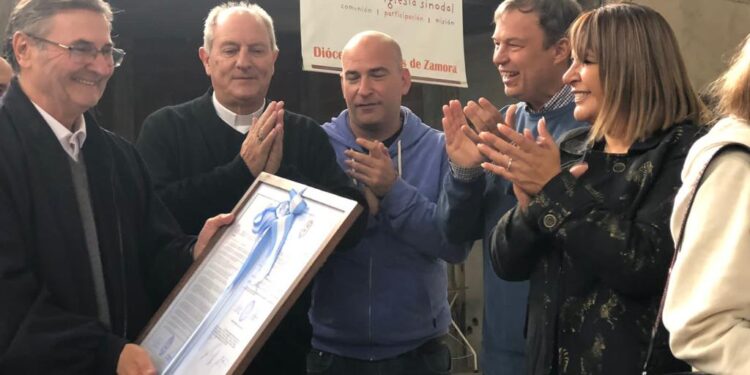En homenaje al Padre Scali de la Parroquia Santa Ana de Glew, una calle llevará su nombre