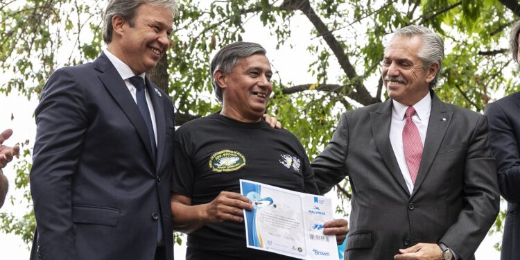 Alberto Fernández encabezó en Brown el acto en homenaje a los héroes de Malvinas