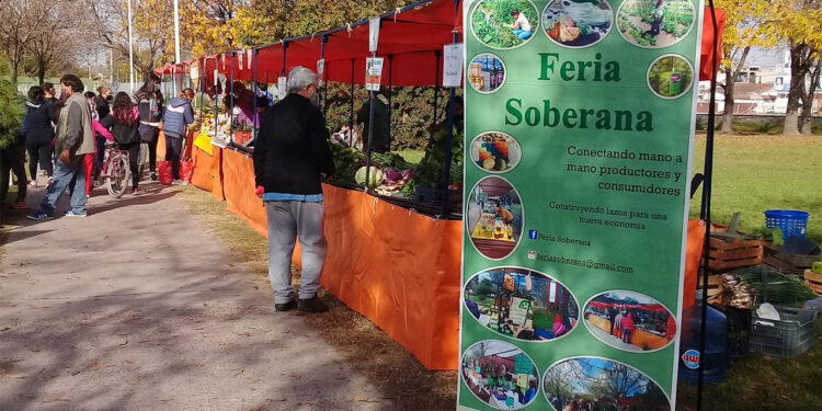 Llega a Guernica la Feria Soberana con verduras agroecológicas y pollos de campo