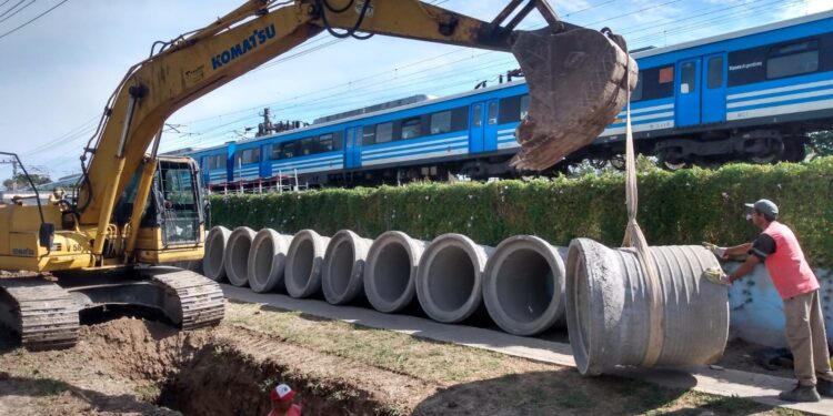 Construyen la infraestructura para el nuevo natatorio municipal de Brown