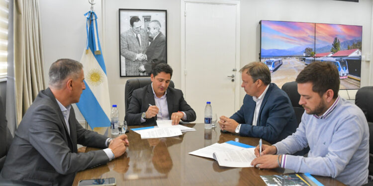 El Municipio y Trenes Argentinos firmaron un convenio para mejorar la seguridad en estaciones ferroviarias