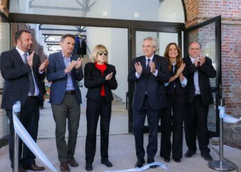 Alberto inauguró un nuevo edificio y una escuela en la UNLa y dijo que su gobierno hizo 167 obras en universidades