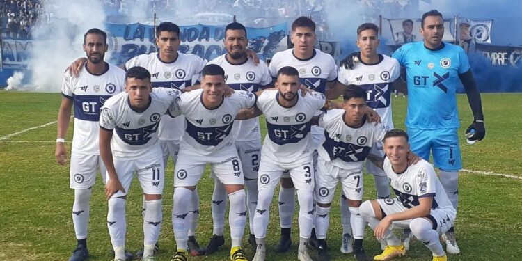 Sanma empató con un gol histórico y ahora comparte la punta
