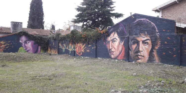 Pintaron en Burzaco un mural en homenaje a Sandro