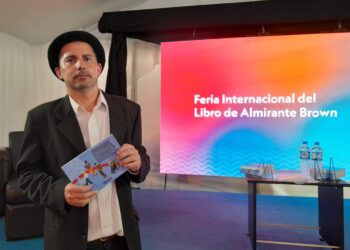 Mariano, el escritor que descubre los enigmas del distrito: «Almirante Brown es un lugar muy misterioso»