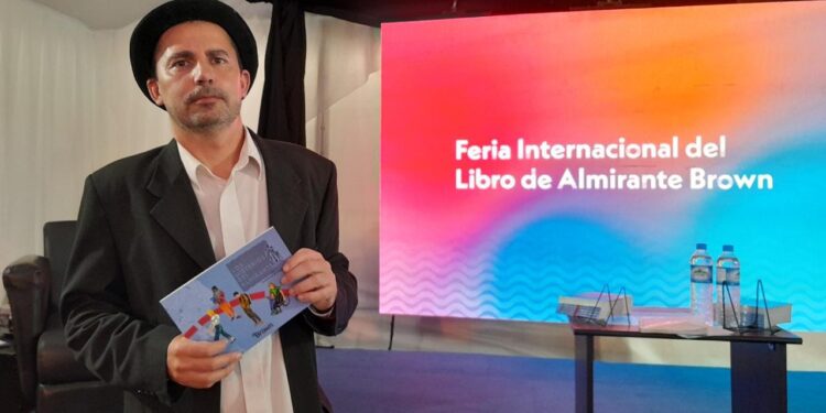 Mariano, el escritor que descubre los enigmas del distrito: «Almirante Brown es un lugar muy misterioso»
