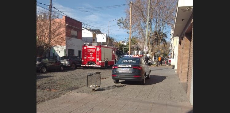 Conmoción en Banfield: murió un empleado de Edesur mientras reparaba una cámara