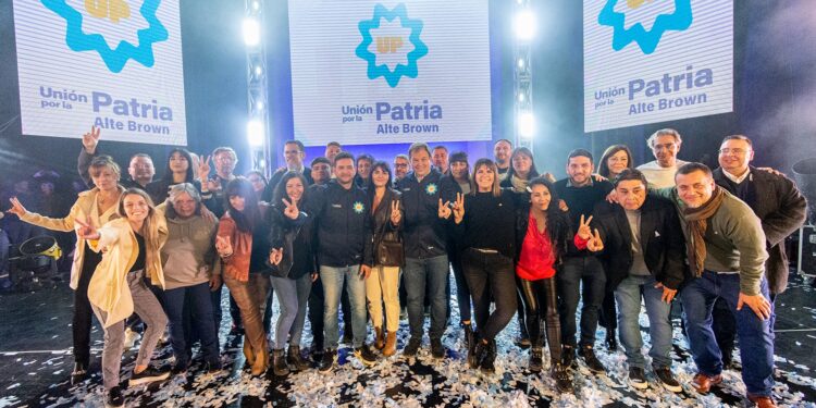 Cascallares lanzó la campaña en Burzaco y presentó a los candidatos de UP
