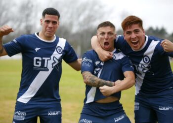 Sanma empató un partido caliente y Claypole ganó y se acerca