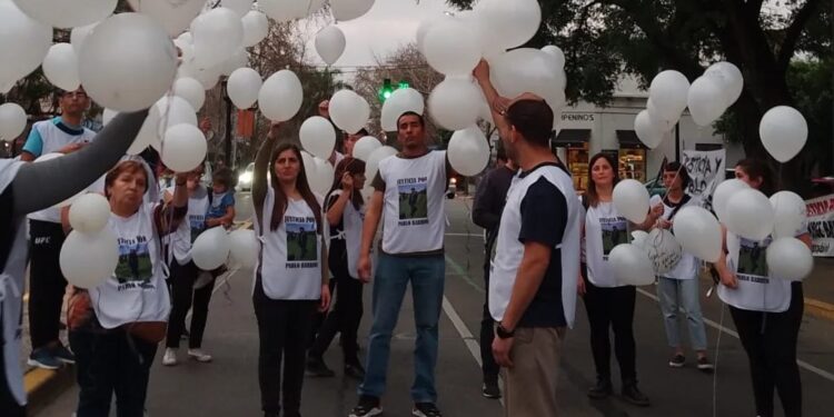 Adrogué: globos al cielo para pedir justicia por el asesinato de Pablo Barrios