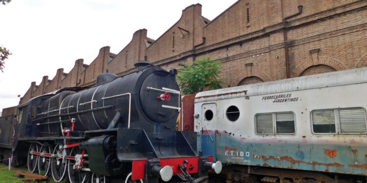 El Ferroclub Remedios de Escalada reparó una locomotora que fue abandonada hace 50 años