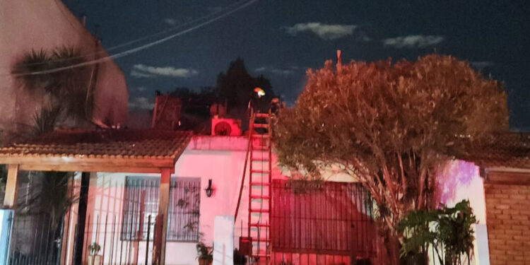 Incendio en una casa de José Mármol por un desperfecto eléctrico