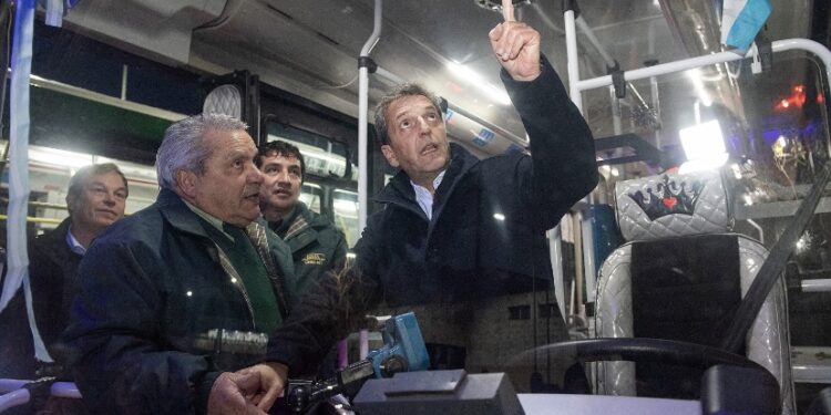Massa en Burzaco: «No hay que dejar ningún colectivo sin cámaras»