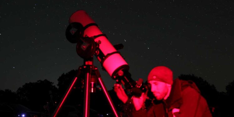 Se viene la «Noche los telescopios abiertos» en Adrogué