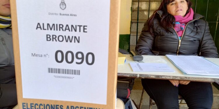 PASO 2023: una lista de 92 centímetros para elegir candidatos a 8 cargos en territorio bonaerense