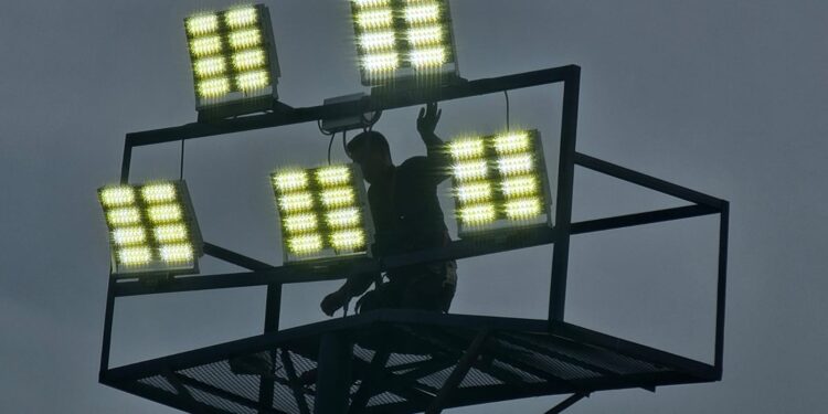 San Martín histórico: el equipo de Burzaco estrena las luces de su estadio