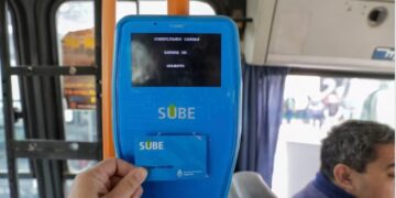 Ya prueban el sistema de «carga a bordo» de SUBE para implementarlo en el AMBA