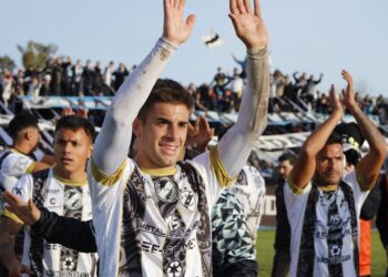 Con nuevo DT, Claypole cortó la racha negra y volvió a ganar tras 10 partidos