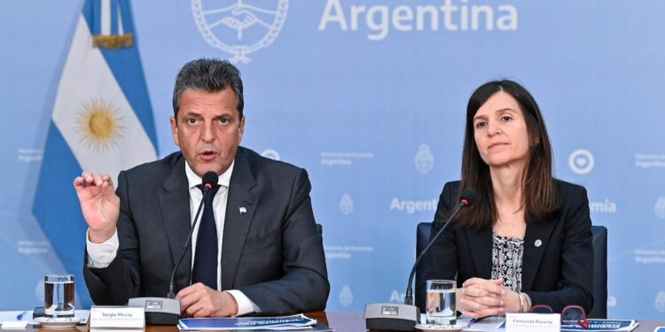 Massa anunció un bono de 94 mil pesos en dos cuotas para trabajadores no registrados