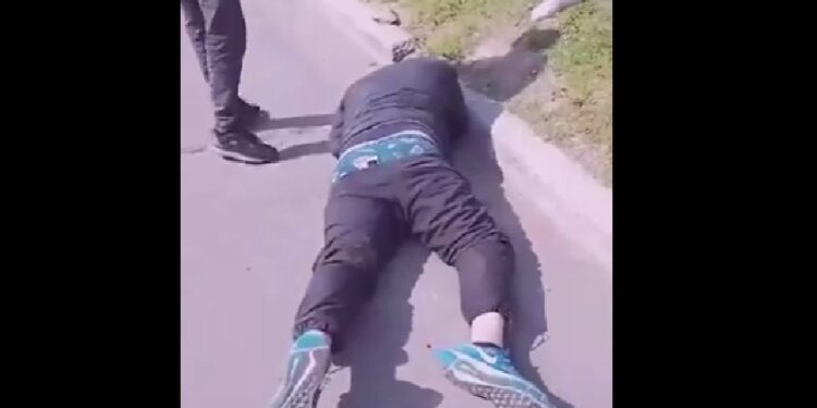 Vecinos capturaron a un hombre que baleó a otro tras robar una cerrajería en Quilmes