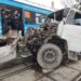 Quilmes: un camionero cruzó con la barrera baja, lo atropelló el tren, rompió todo y dejó 6 heridos