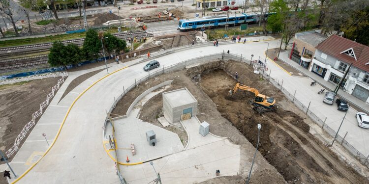 Reordenan el tránsito en Longchamps para avanzar con la obra del bajo nivel