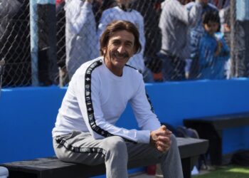 Vico le puso fin al misterio y firmó su continuidad al frente de Brown de Adrogué