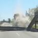 Le suspendieron la licencia al camionero que rompió un puente cerca de la rotonda Alpargatas