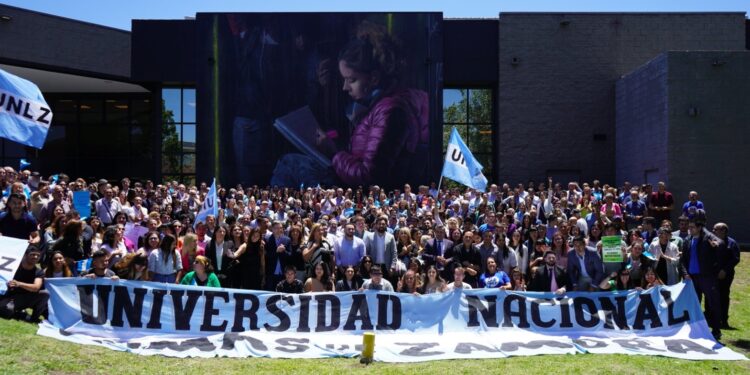 Las universidades de Lomas y Lanús llamaron a no votar a Milei «en defensa de la educación pública»