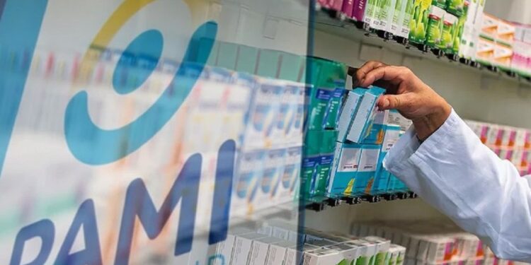 PAMI informó que paga los medicamentos en un plazo de 10 días y farmacéuticos aseguran que «no hay faltantes»