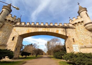 El Parque Pereyra: un clásico del sur recibe al Festival de la Biodiversidad